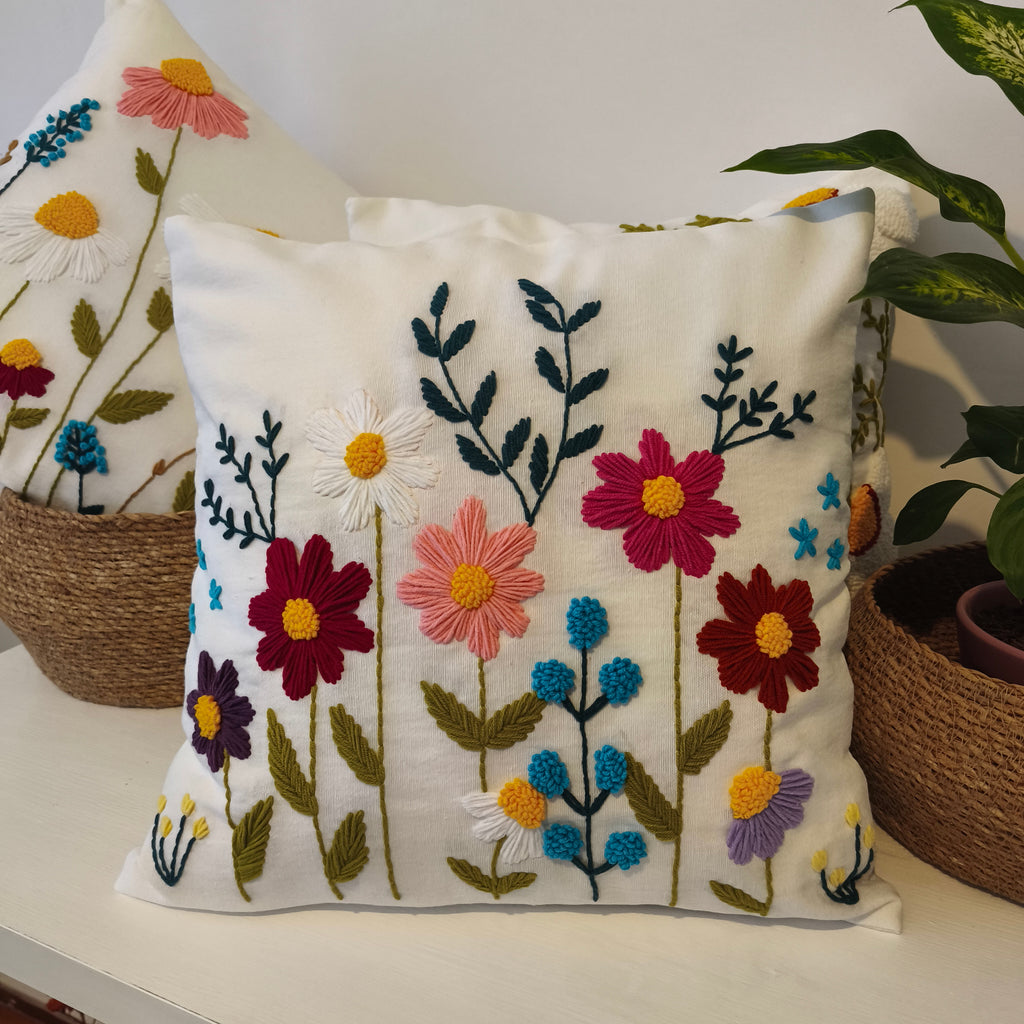 Çiçek Bahçesi - 2 Kırlent Kılıfı