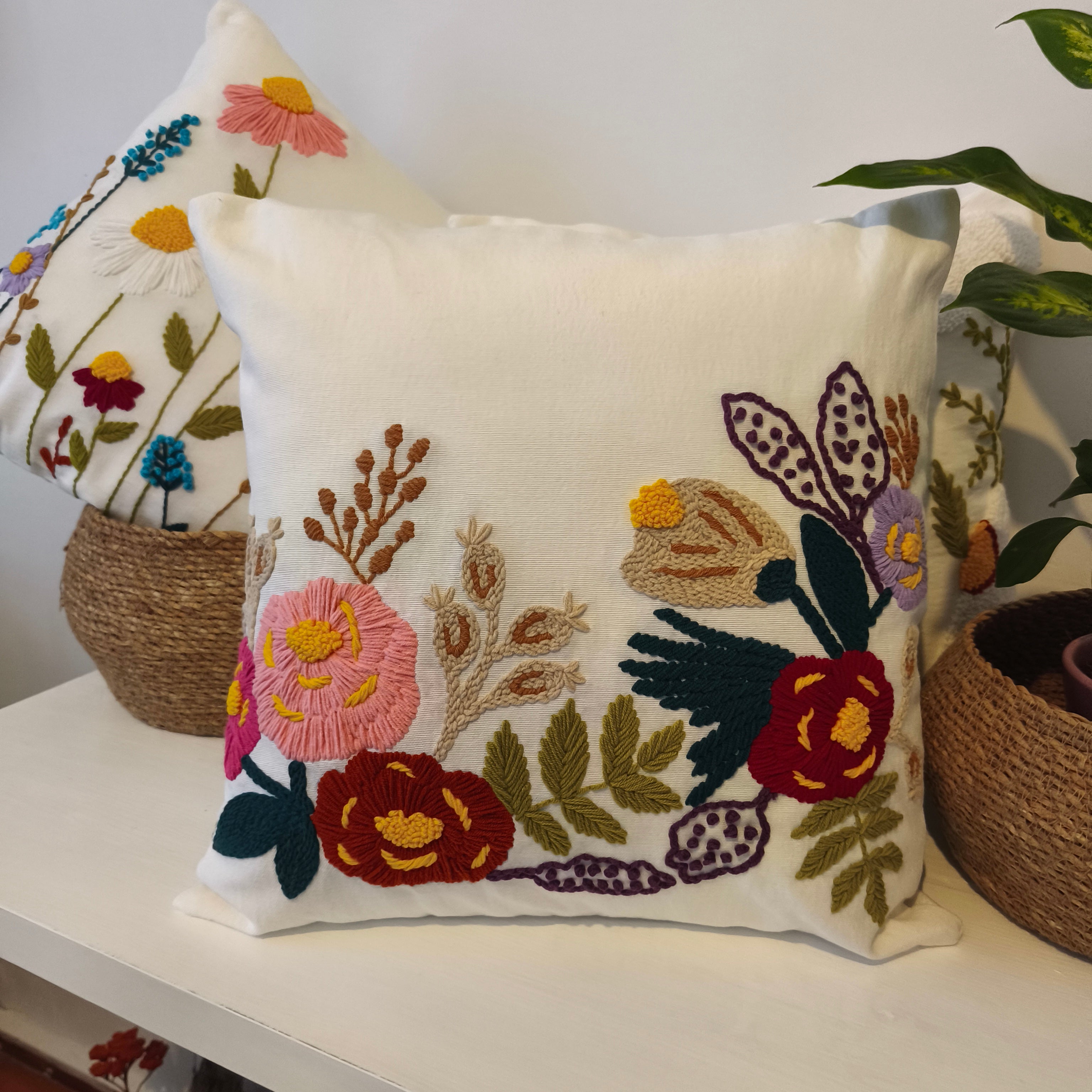 Gizemli Bahçe Kırlent Kılıfı