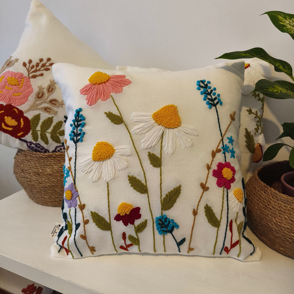 Çiçek Bahçesi Kırlent Kılıfı