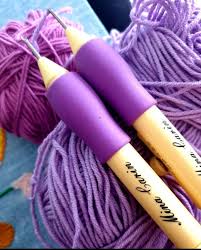 Mina Carin Punch Needle - contains three needles